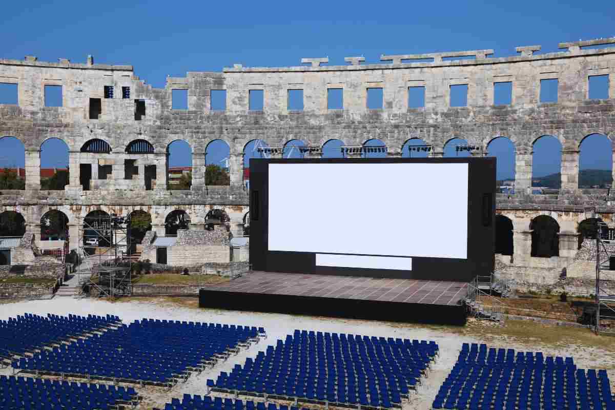 Arena con schermo del cinema