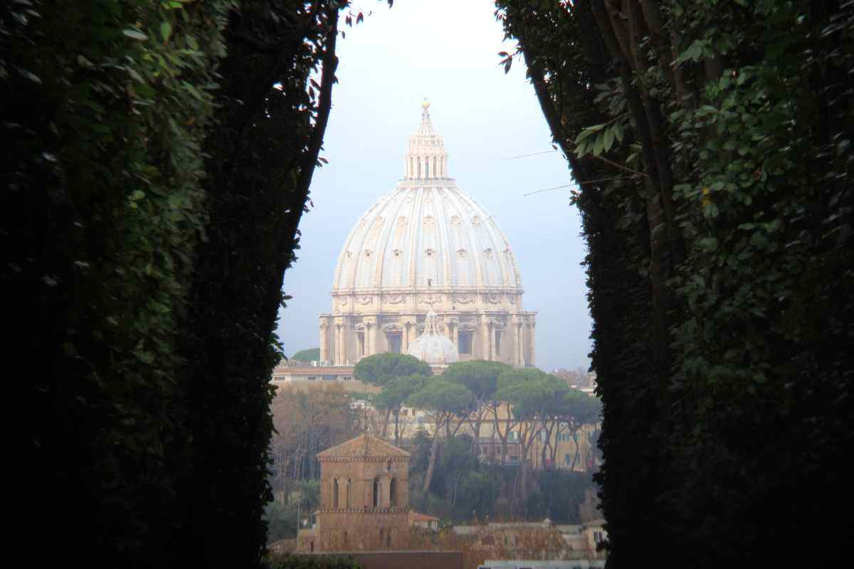 Il cupolone Vaticano dal buco della serratura dei cavalieri di Malta