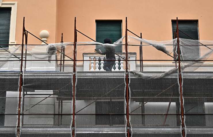 Ponteggi in allestimento